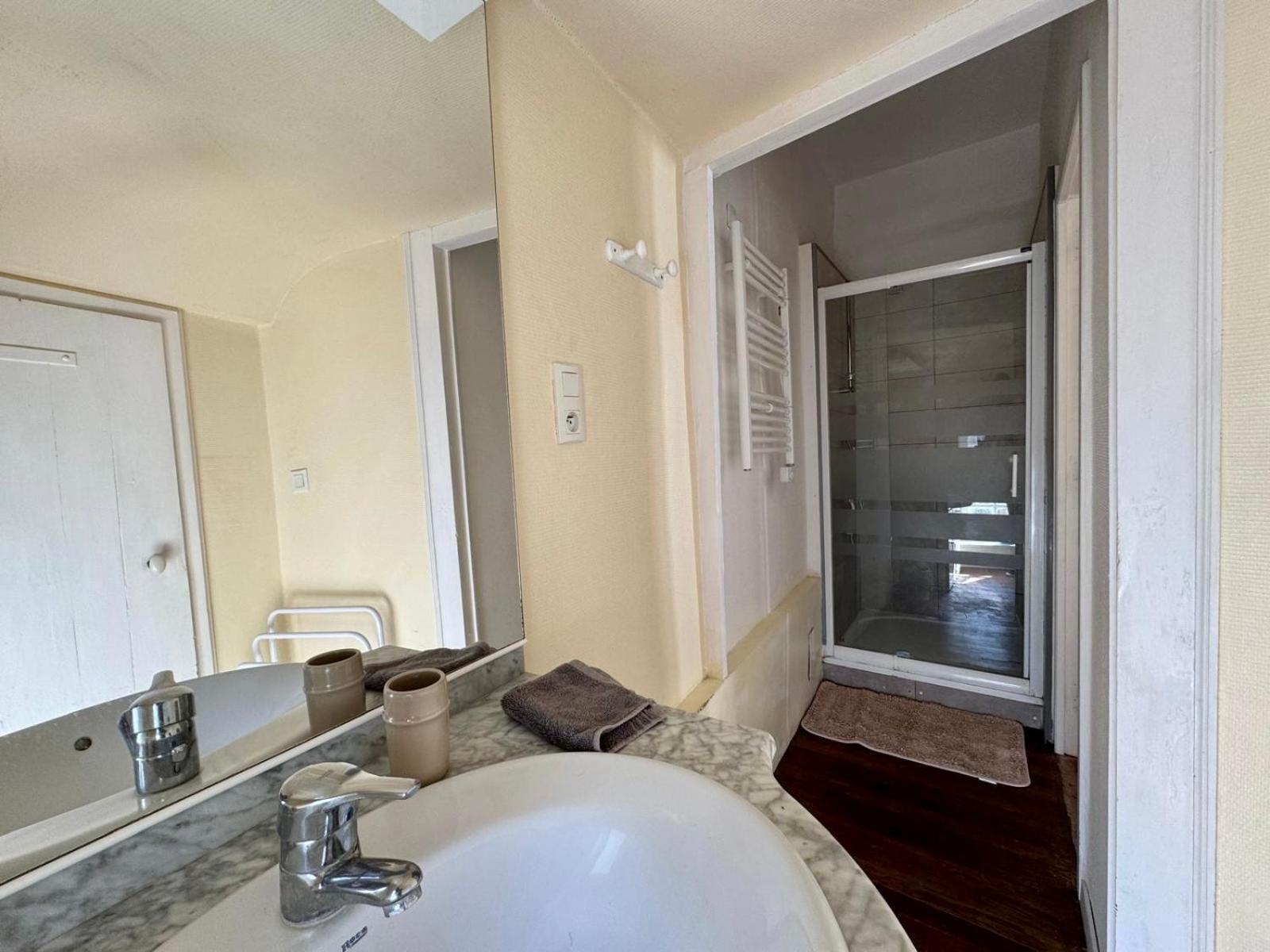 L'Escapade Place Voltaire Vermenton Room photo